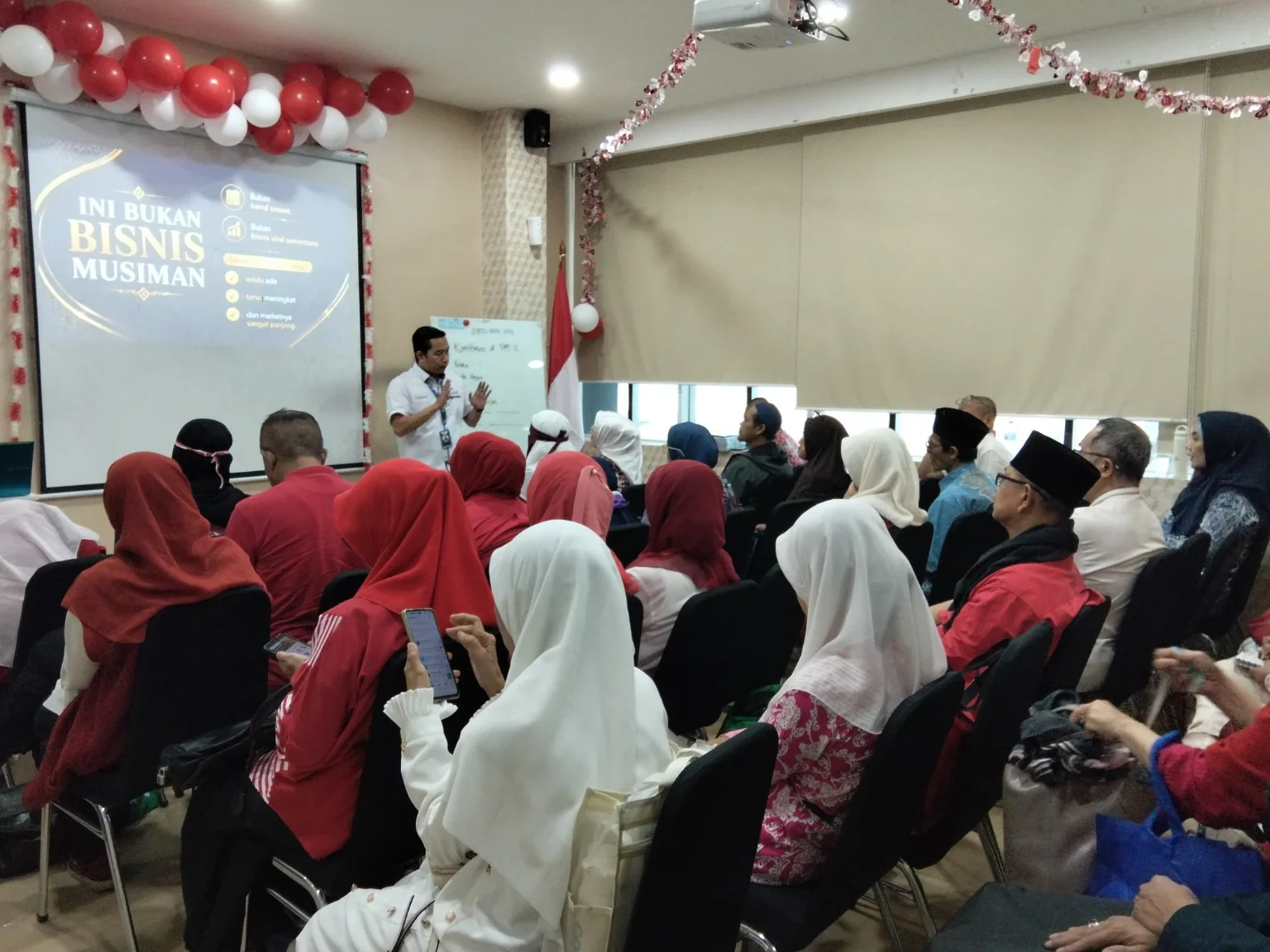 Pembinaan Zulhamdi M. Sa'ad, Lc. kepada tim Memorial Partner dalam training dan FGD