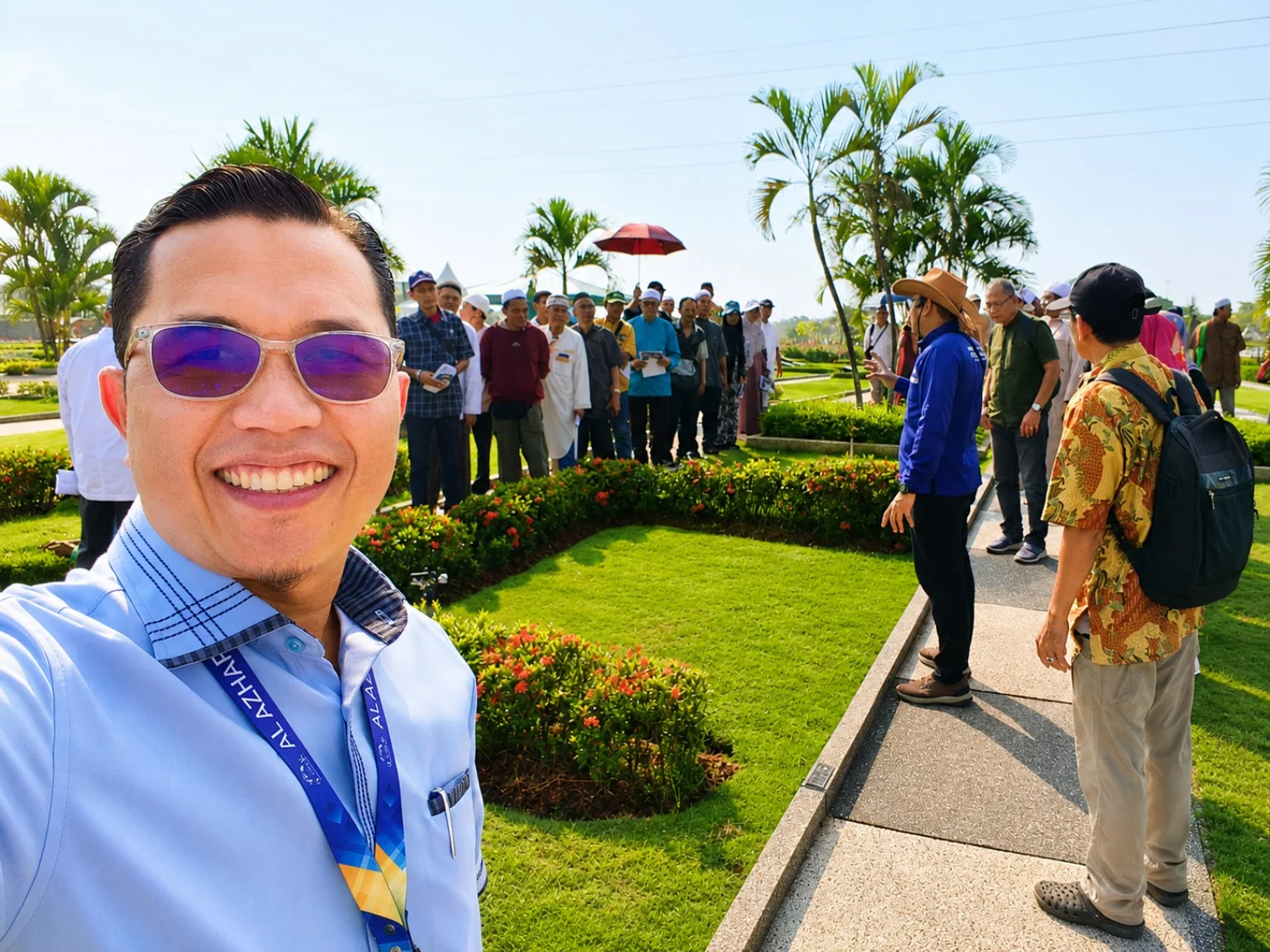 Jamaah mengikuti Site Training Al Azhar Memorial Garden Karawang