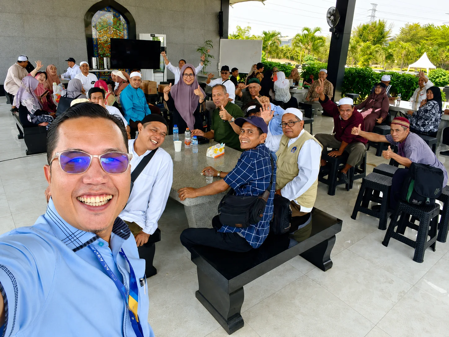 Kebersamaan jamaah dalam kegiatan Site Training Al Azhar Memorial Garden