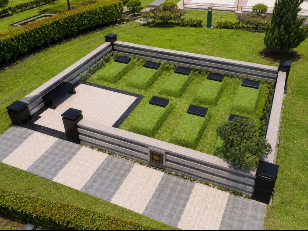 Kavling Super Family D Al Azhar Memorial Garden kapasitas delapan makam