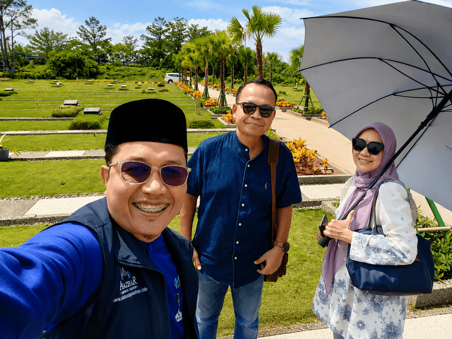 Melihat kavling Double Al Azhar Memorial Garden
